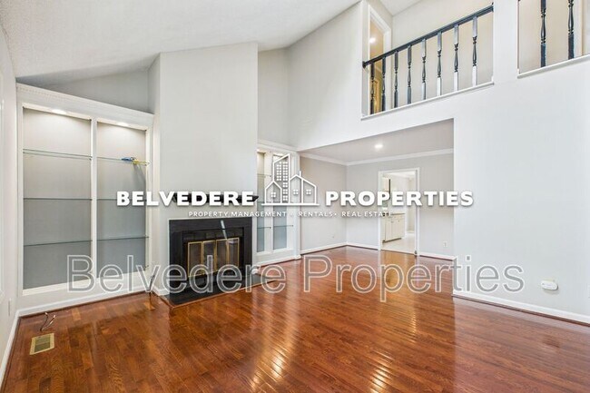 Building Photo - 18-B Park Village Ln