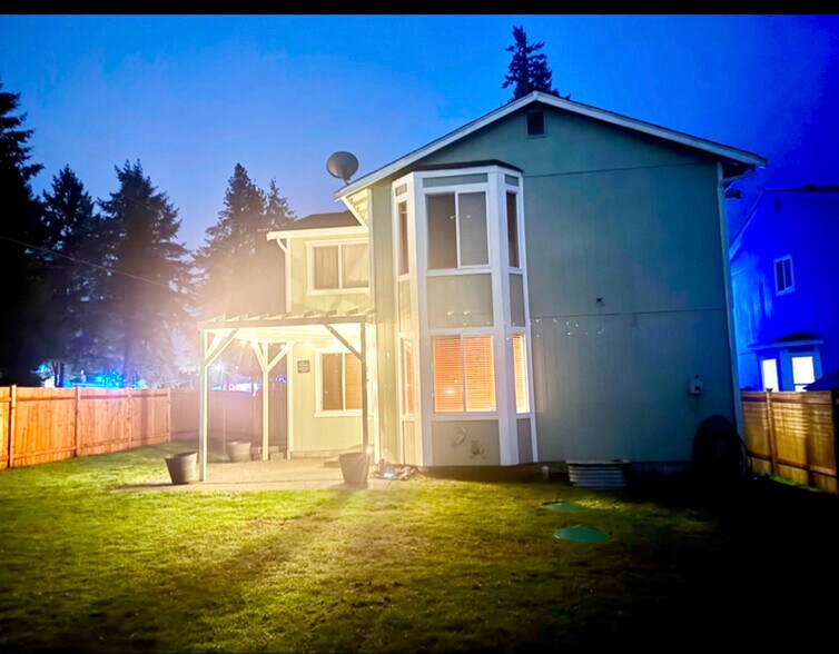 Building Photo - 403 173rd St S