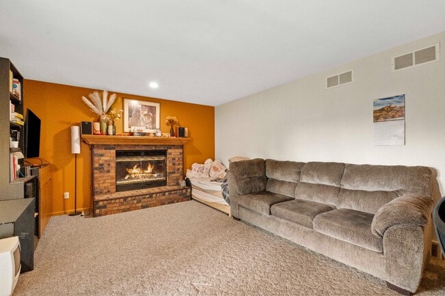 Building Photo - 1853 Wallinford Dr