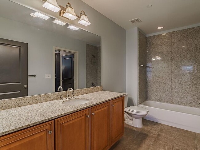 Building Photo - "Spacious 2-Bed, 2-Bath Gem in Columbia's Heartland – 1412 Sq Ft of Comfort!"