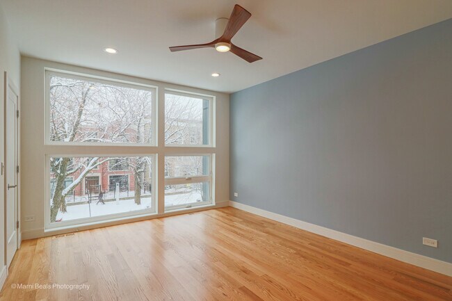 Building Photo - 6123 S Ellis Ave