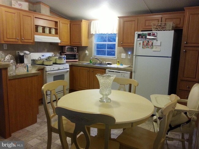 Primary Photo - 3302 Forge Hill Rd