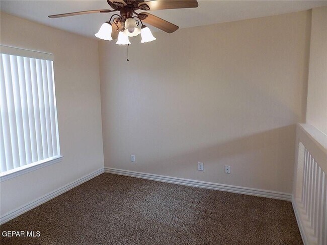 Building Photo - 5473 Roger Maris Dr