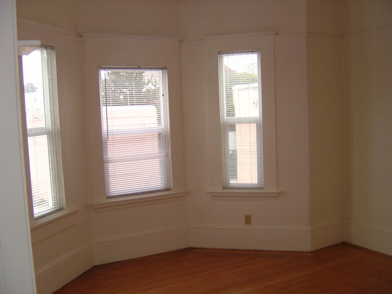 Building Photo - 1096 Aileen St