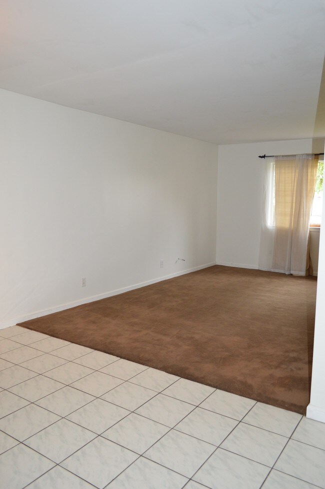 Building Photo - 514 S King St