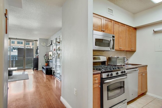 Building Photo - 4801 Fairmont Ave