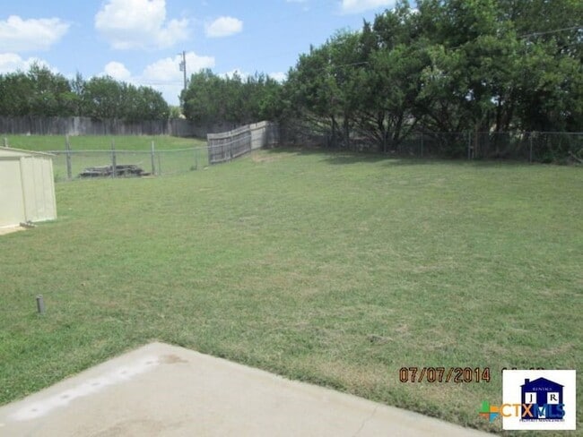 Building Photo - 2619 Phyllis Dr