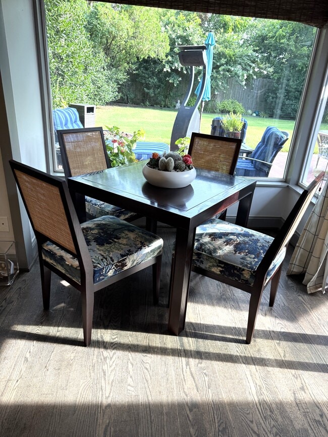 Building Photo - 1720 Dorchester Pl