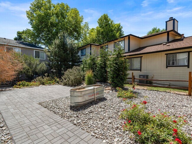 Building Photo - 50 Berrum Pl