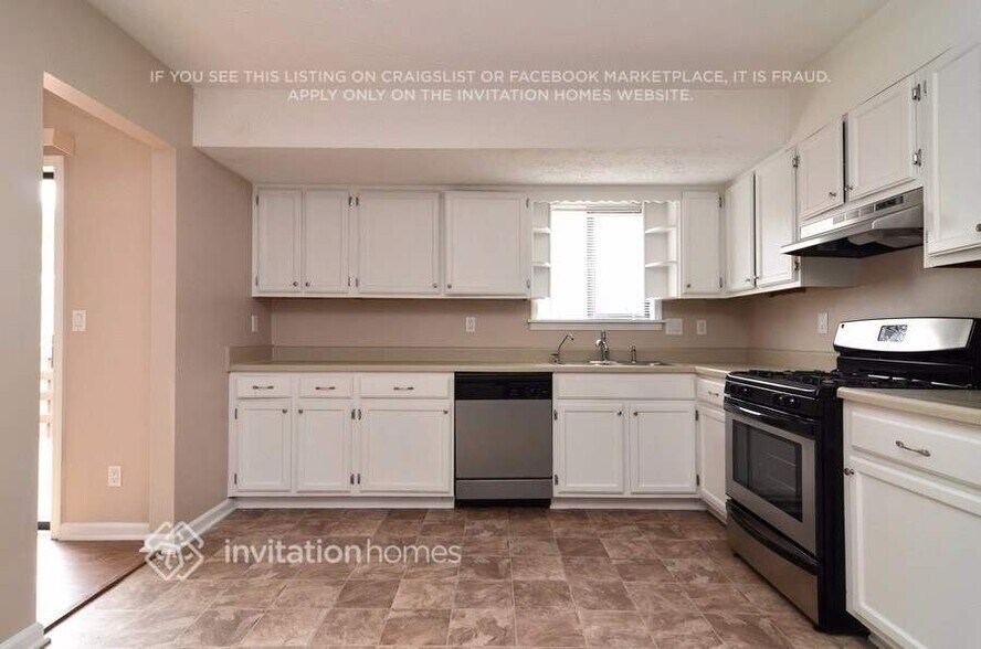 Building Photo - 4961 Ridgeside Ct