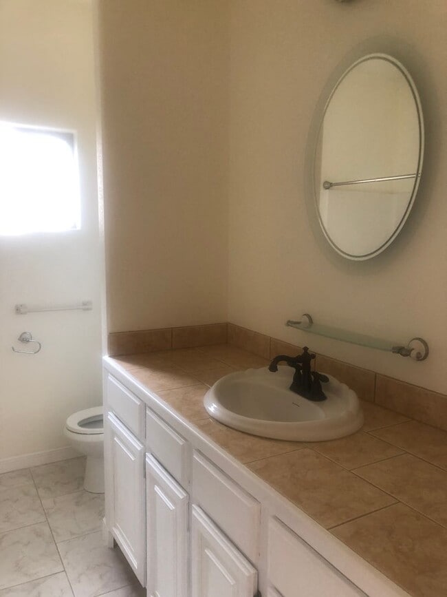 Building Photo - Beautiful 3 bedroom 3 bath home!