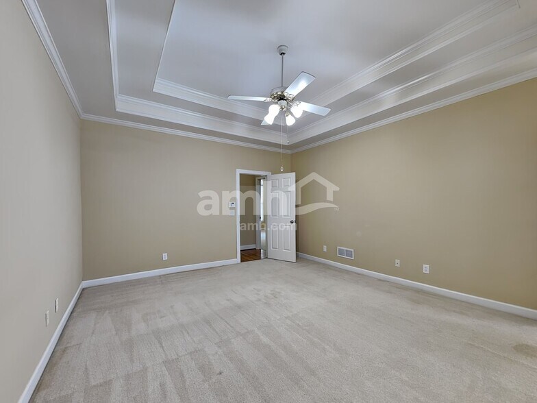 Building Photo - 4850 Duncans Lake Dr NE