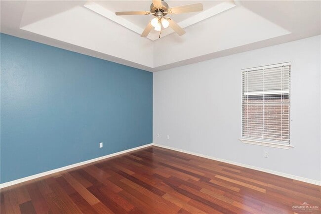 Building Photo - 33-25 1/2 E St