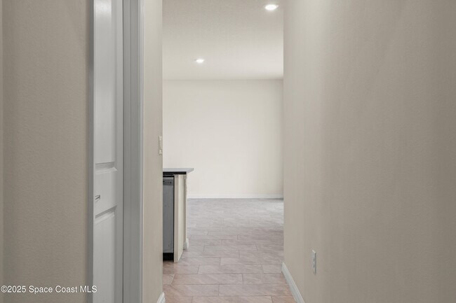 Building Photo - 1426 Seeley Cir NW