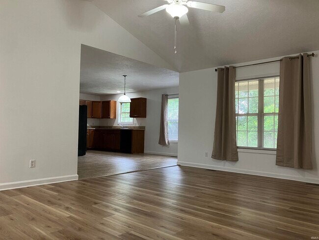 Building Photo - 7872 Sandalwood Dr