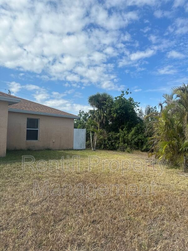 Building Photo - 1513 NE 36th Terrace