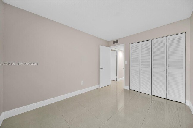 Building Photo - 671 W 80th St