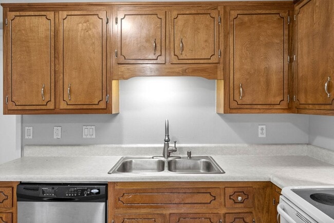Building Photo - 2496 Rafiki Dr