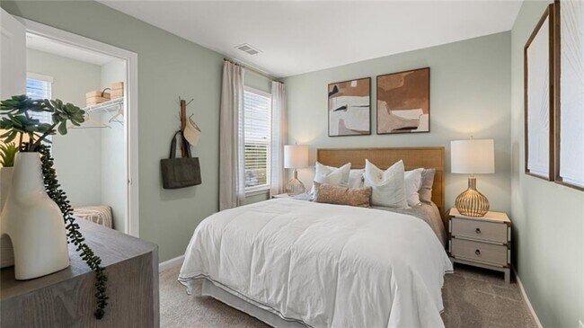 Building Photo - 131 Red Maple Wy