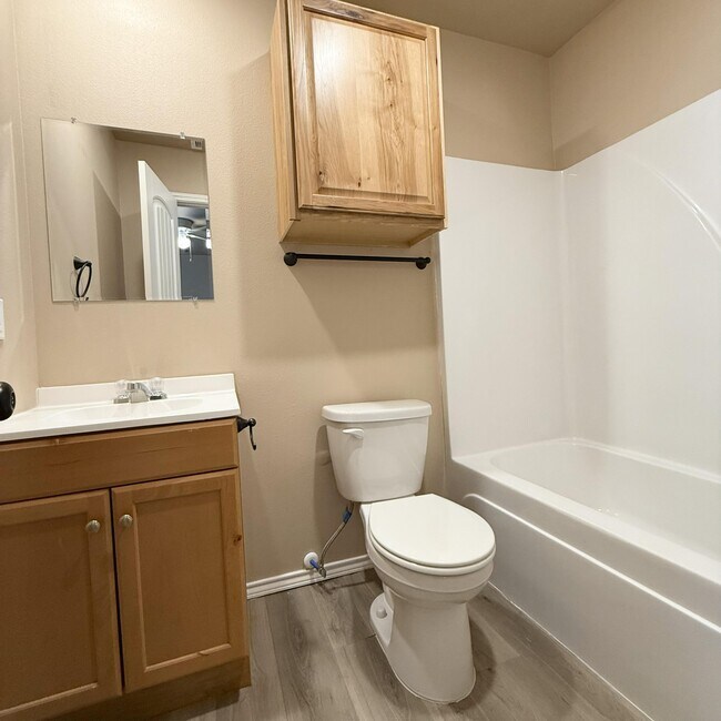 Building Photo - 2917 E Cornell St