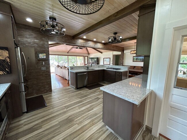 Building Photo - $2500 off 1st Months Rent!! Furnished 3 Bedroom 3 Bath Ocean View Home