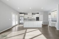 Building Photo - Gorgeous 4/3.5/3 Luxury Home