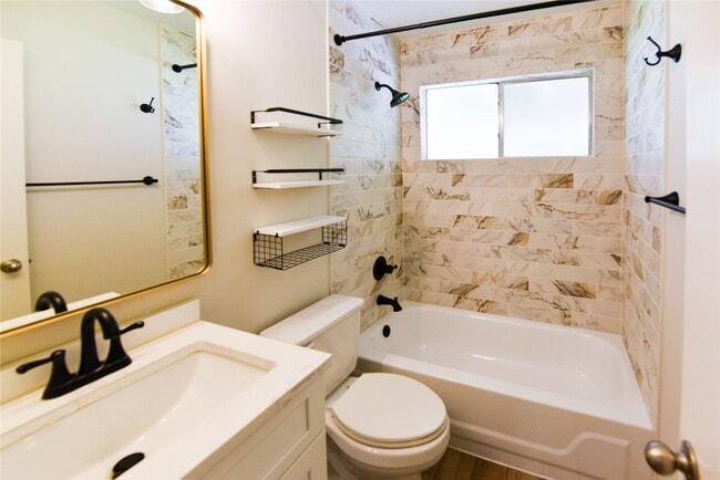 Building Photo - 8558 Laurel Trails Dr