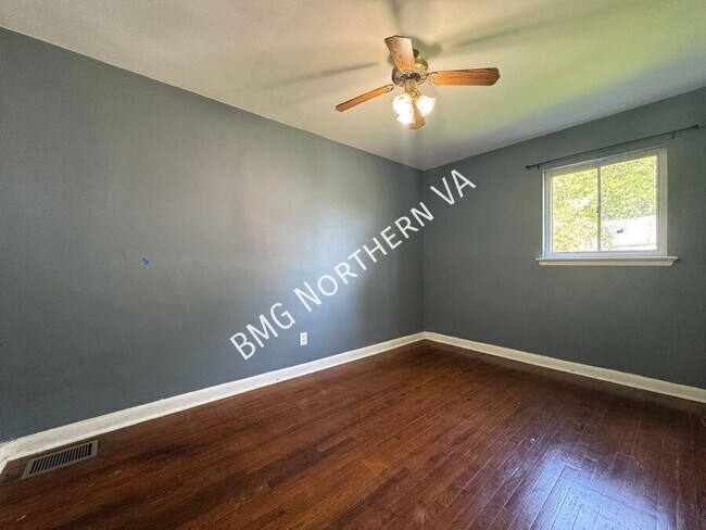 Building Photo - 7046 Lee Park Ct