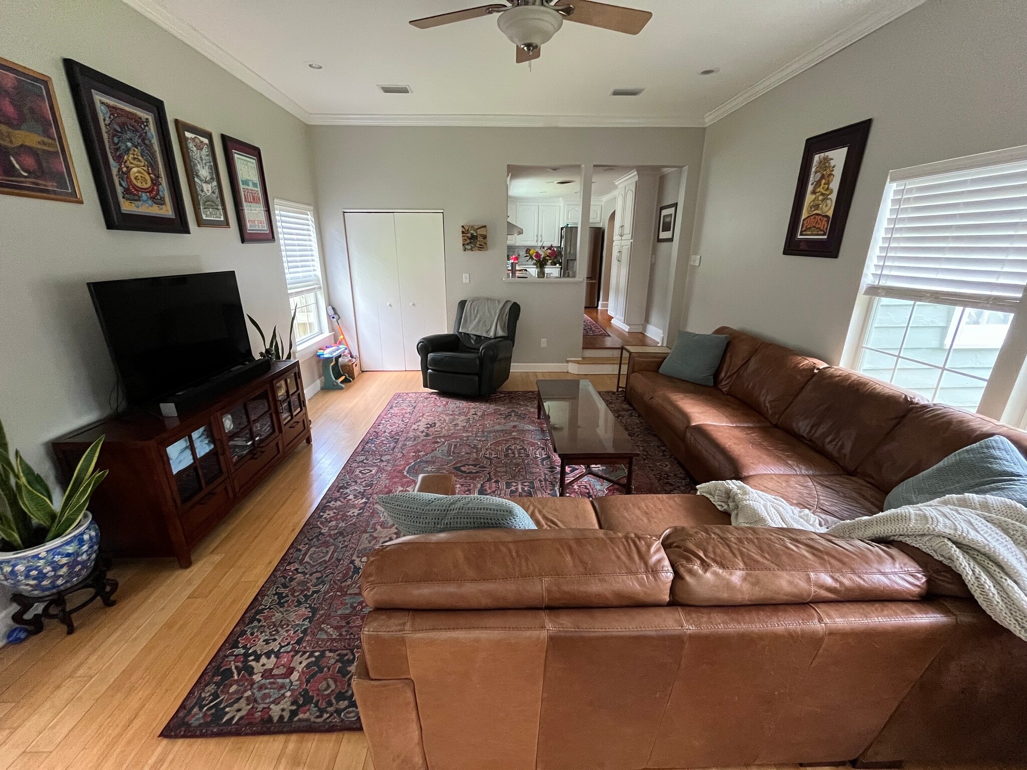 Building Photo - 718 Beard St