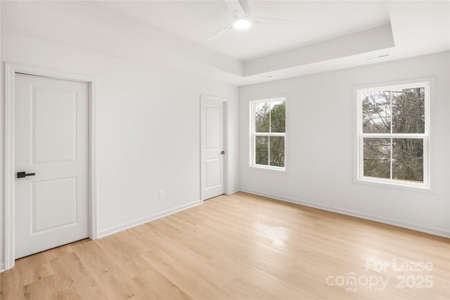 Building Photo - 2718 Mayfair Ave