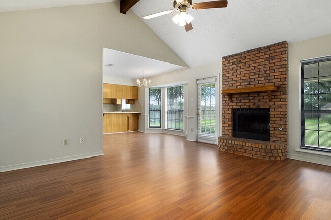Building Photo - 5602 Pampus Ln