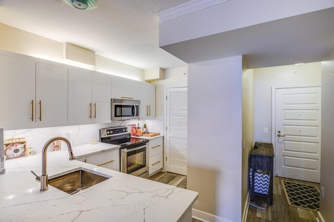 Building Photo - 631 D St NW