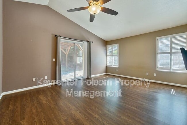 Building Photo - 617 Vernon Oaks Dr