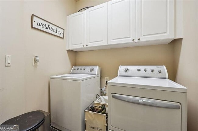 Building Photo - 1071 Pearl