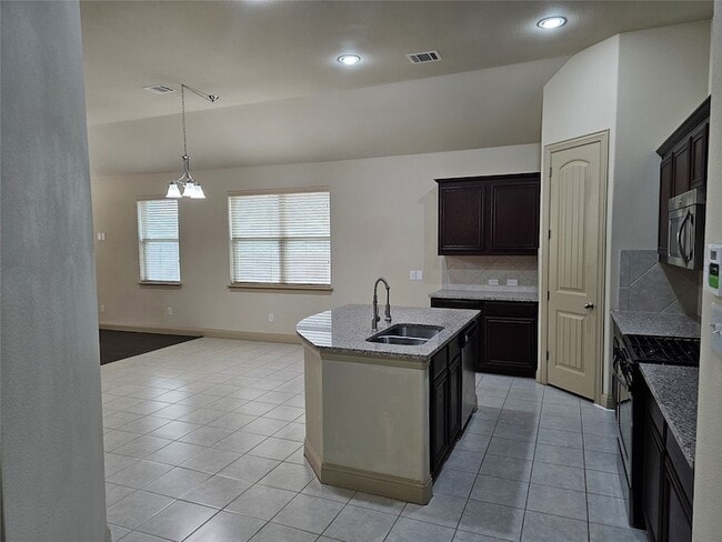 Building Photo - 4012 Eaton Park Dr