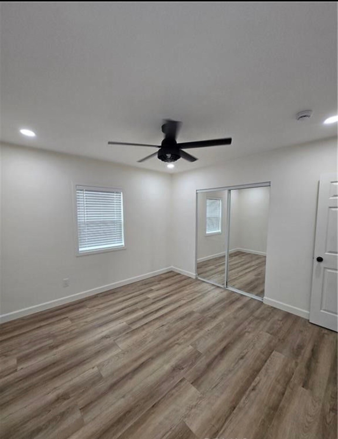 Building Photo - 2436 W Repetto Ave