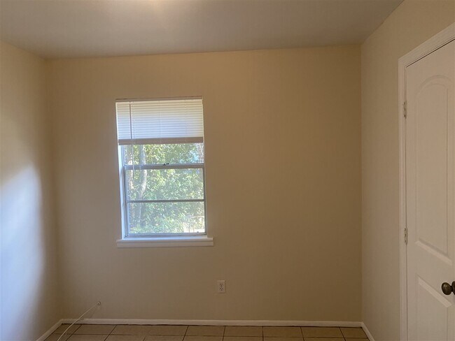 Building Photo - 2706 Boatner St