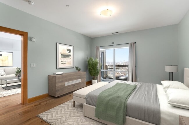 Building Photo - 1550 E Royall Pl