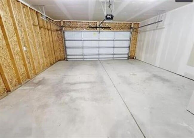 Building Photo - 5308 N Cypress Dr