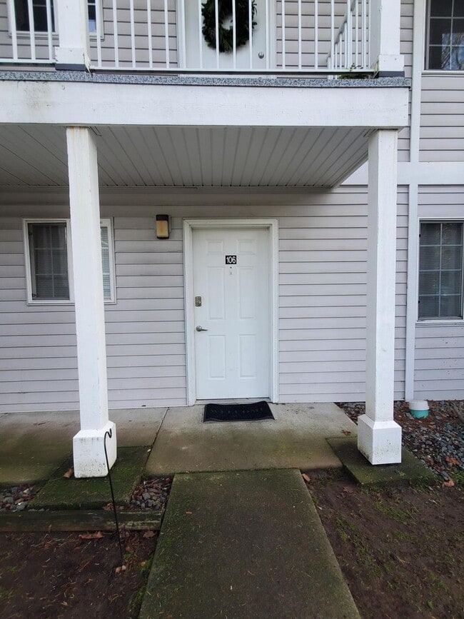 Building Photo - Cozy, 2 Bedroom Apartment for Rent in the Birchwood Neighborhood!