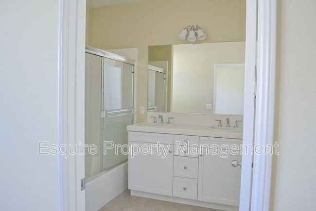 Building Photo - 313 Harbor Breeze Dr