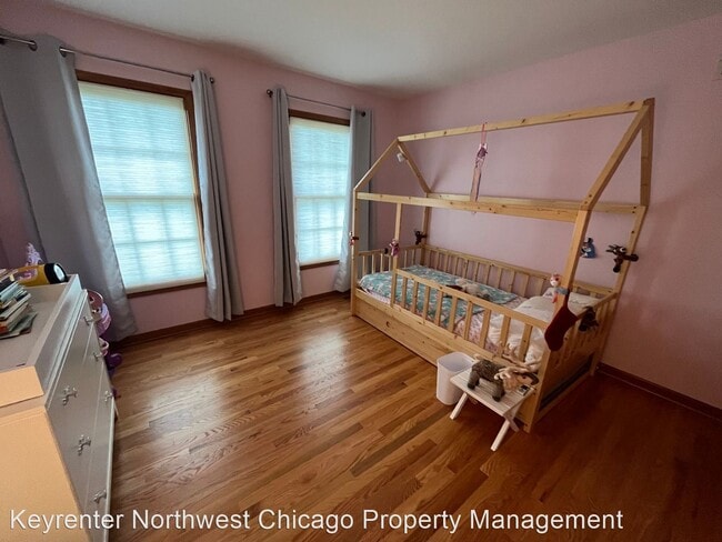 Building Photo - 5 br, 3.5 bath House - 7 W Sandstone Ct