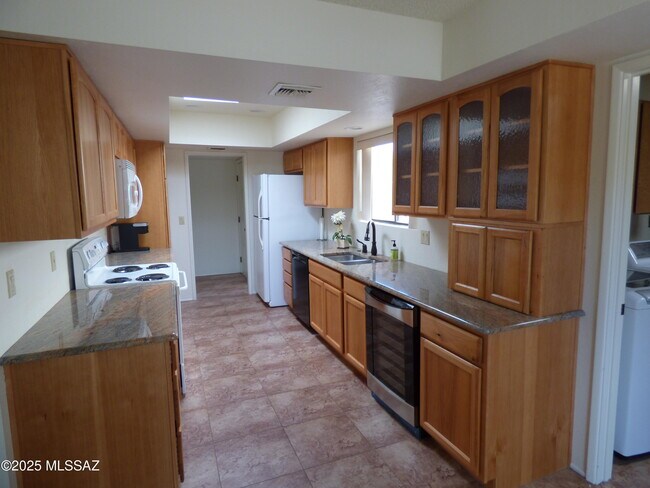 Building Photo - 5110 N Placita Del Lazo