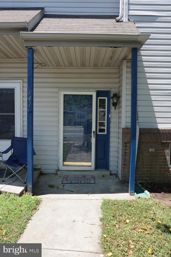 Building Photo - 141 Thames Dr