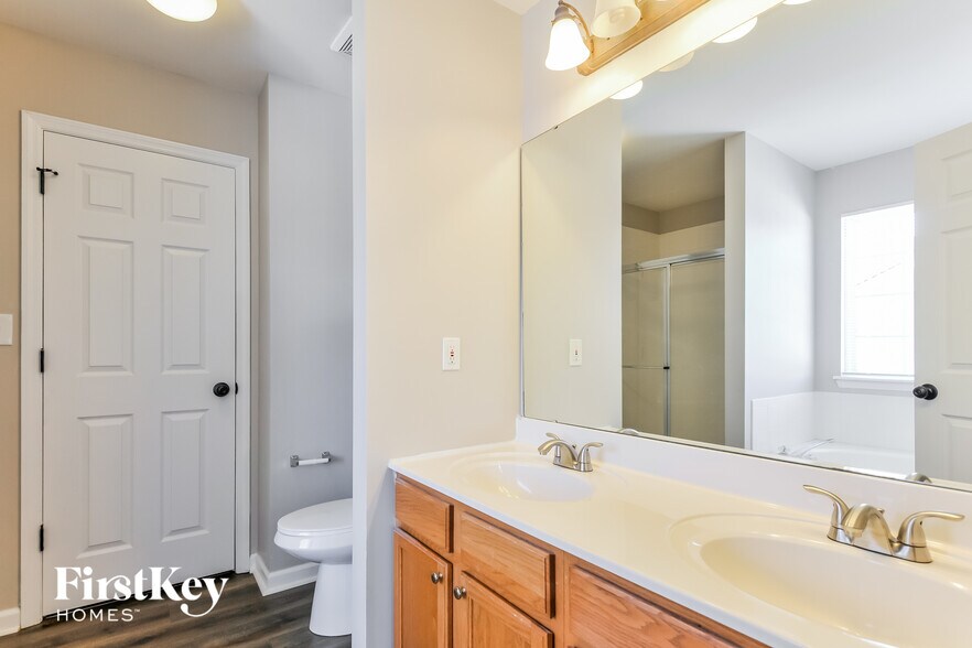 Building Photo - 3 Princess Grace Ct