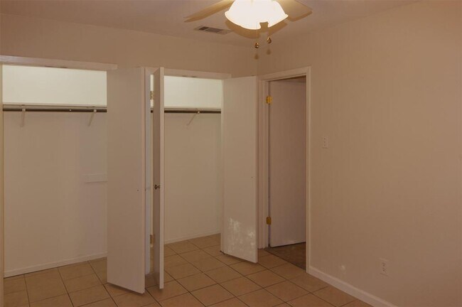 Building Photo - 5308 Peppertree Pkwy