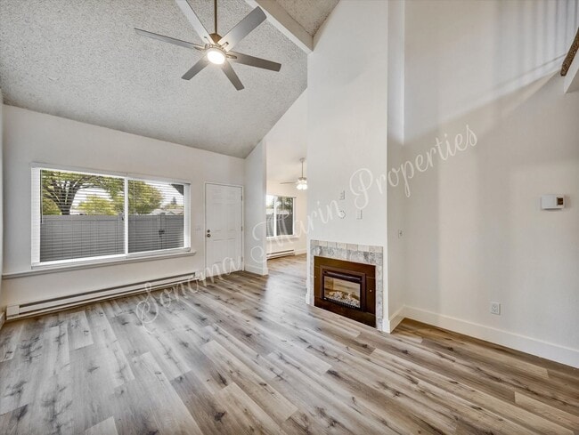 Building Photo - 2 Bedroom 1.5 Bath 2 Car Garage Includes W...