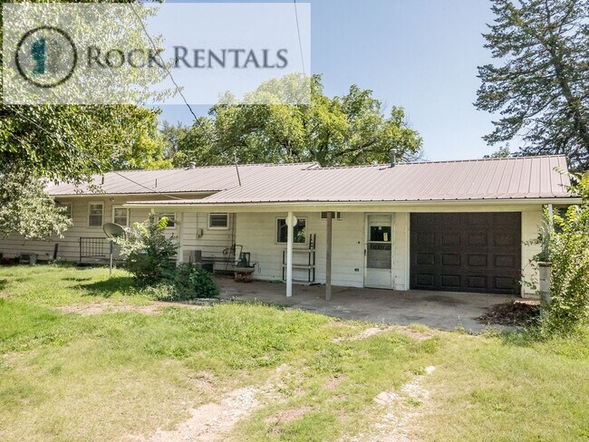 Building Photo - 4 Bed 2 Bath in Arlington