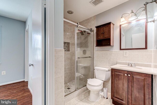 Building Photo - 9420 Packard Way