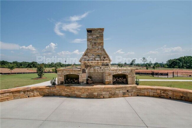 Building Photo - 4579 Silver Oak Dr SW